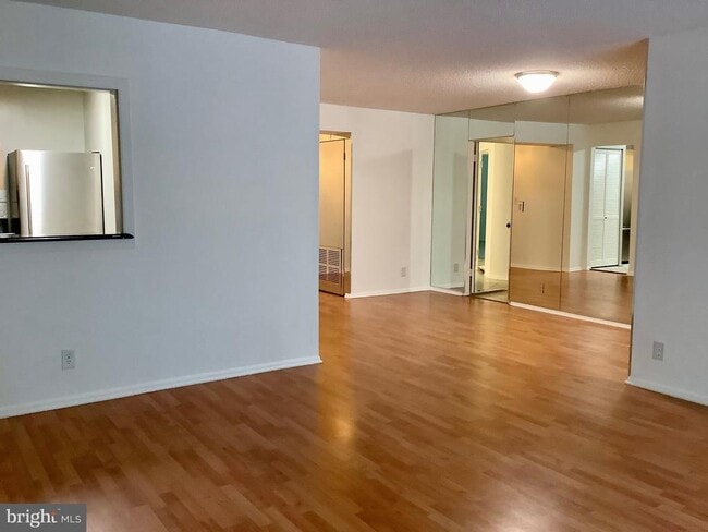 Foto del edificio - 5904 Mt Eagle Dr