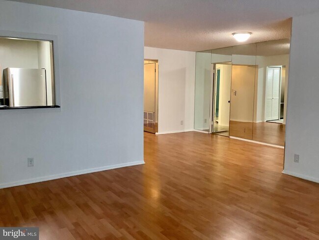 Building Photo - 5904 Mt Eagle Dr