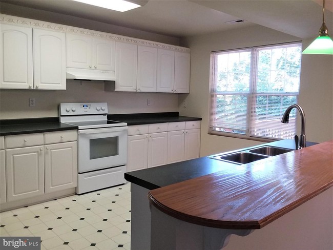 Foto del edificio - 8508 Engleside St