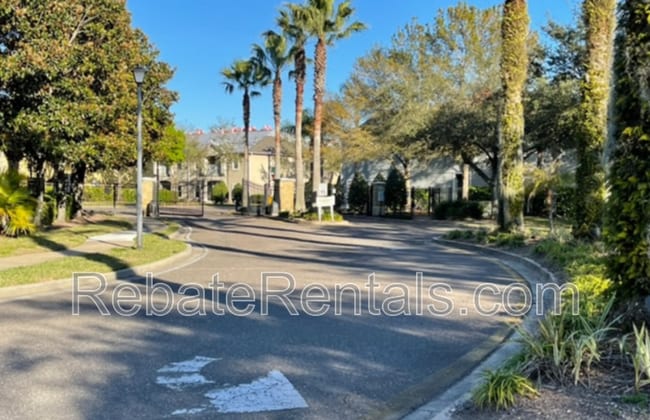 Foto del edificio - 7032 Deer Lodge Cir