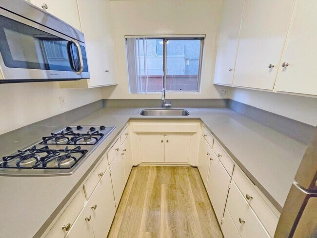 Foto del edificio - 12714 Matteson Ave