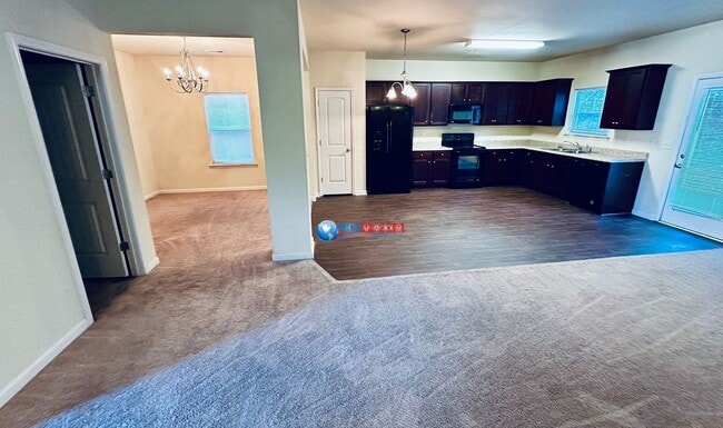Building Photo - Spacious 4-bedroom house in Lawrenceville
