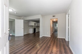 Building Photo - 2801 Virginia St