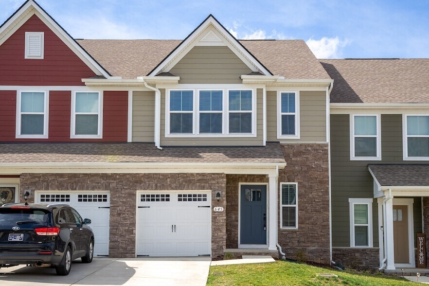 Foto principal - 645 Exmoor Dr