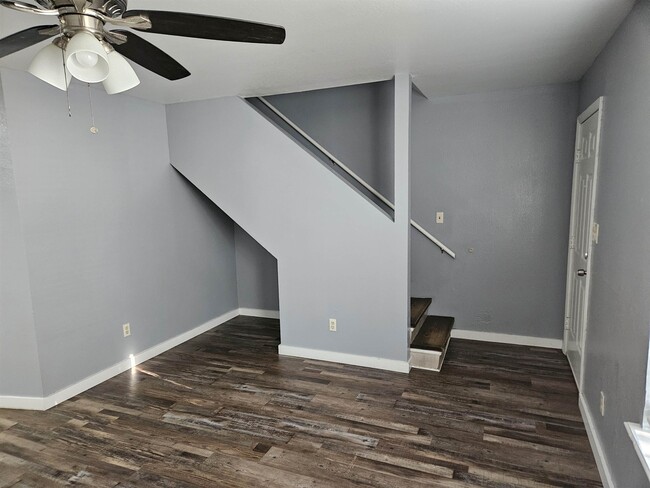 Building Photo - 1332 Ocala Rd