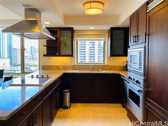 Building Photo - 1551 Ala Wai Blvd