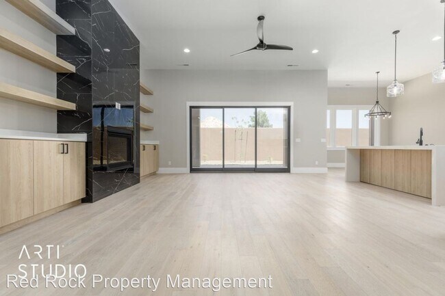 Foto del edificio - 4 br, 3.5 bath House - 5356 W 3180 S