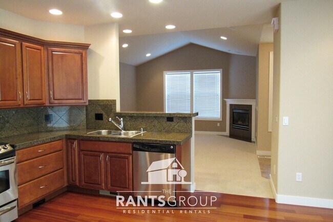 Foto del edificio - Spacious Single-Family Home in Olympia’s I...