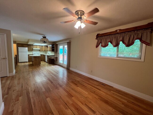 Foto del edificio - Spacious Family Home in Highland High School Area – Pocatello, ID!