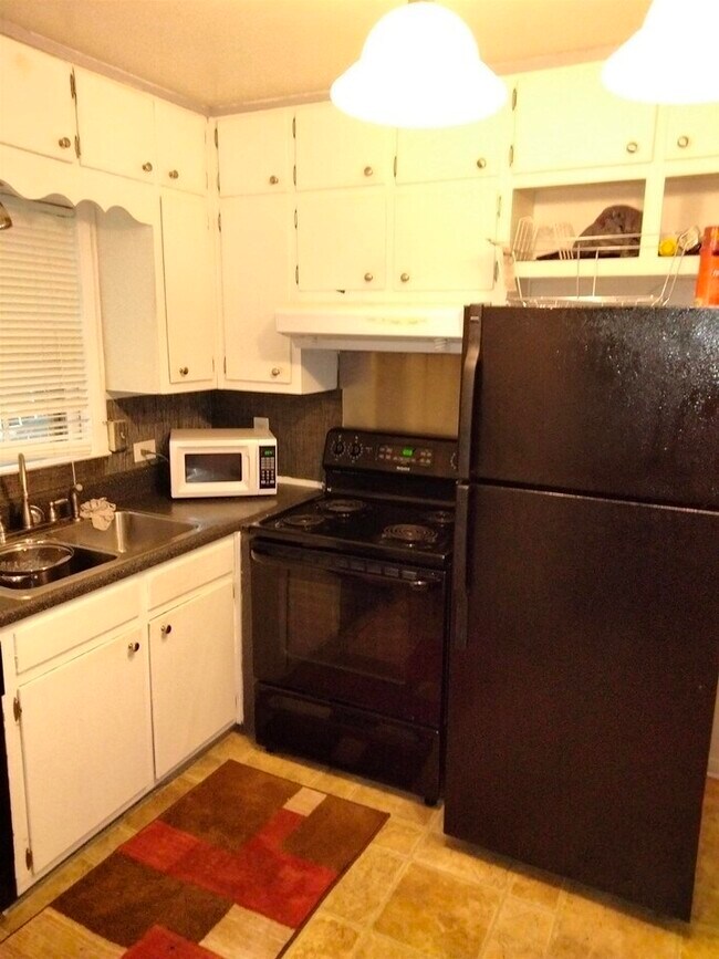 Building Photo - 3862 Adamsville Dr SW