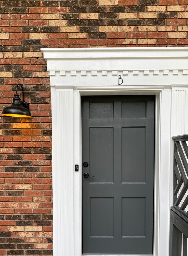 Building Photo - 6 Dogwood Ct