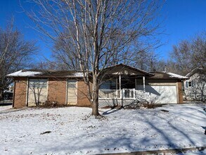 Building Photo - 803 E Mcclernon St