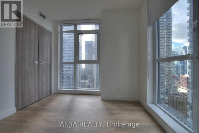 Building Photo - 38 Widmer St