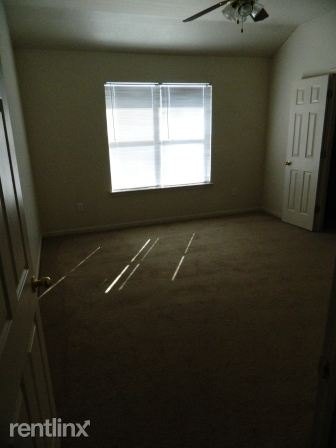Building Photo - 1408 Nicholas Cir