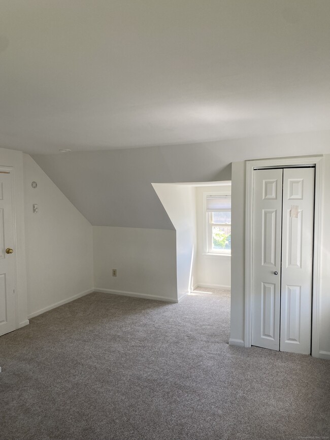 Building Photo - 24 Sherwood Dr