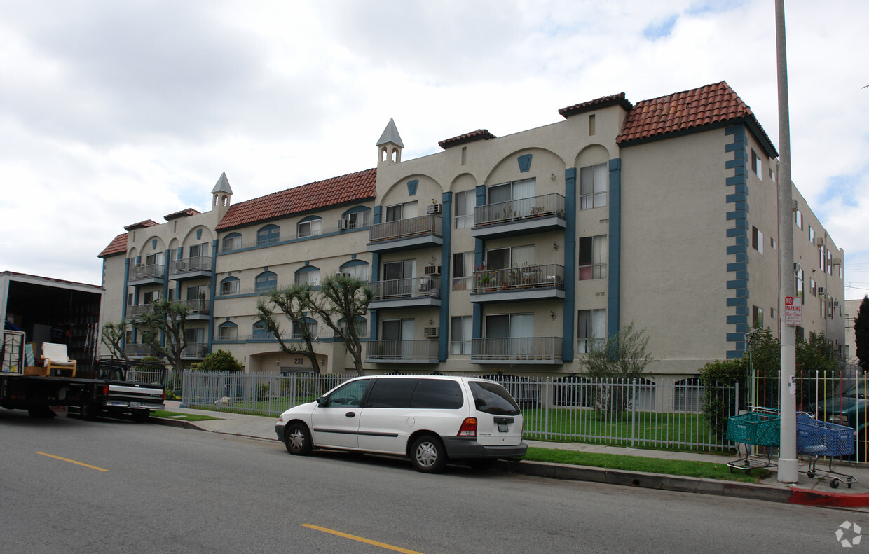 Primary Photo - 233 S Hobart Blvd