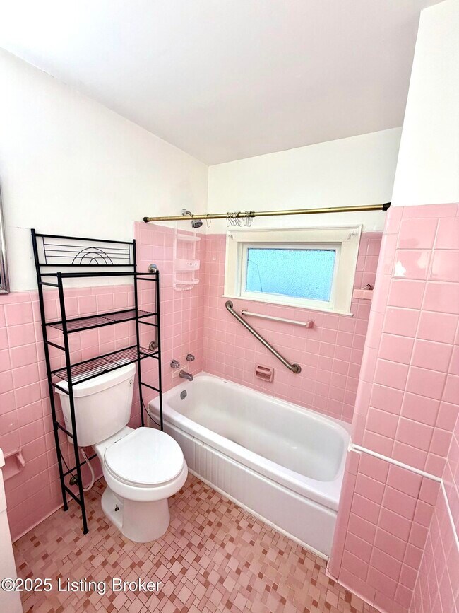 Foto del edificio - 3317 Dumesnil St