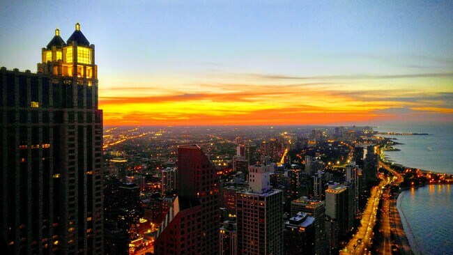 Foto del edificio - 175 E Delaware Pl
