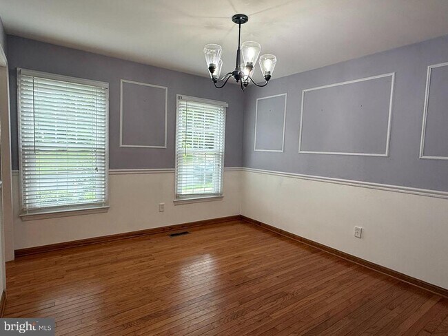 Building Photo - 9613 Ashbourn Dr
