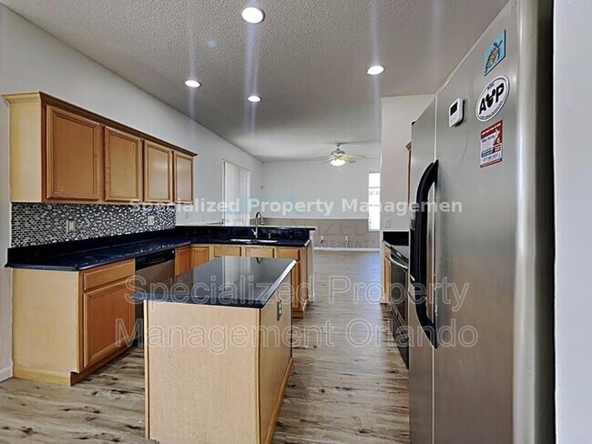 Foto del edificio - 728 Hardwood Cir