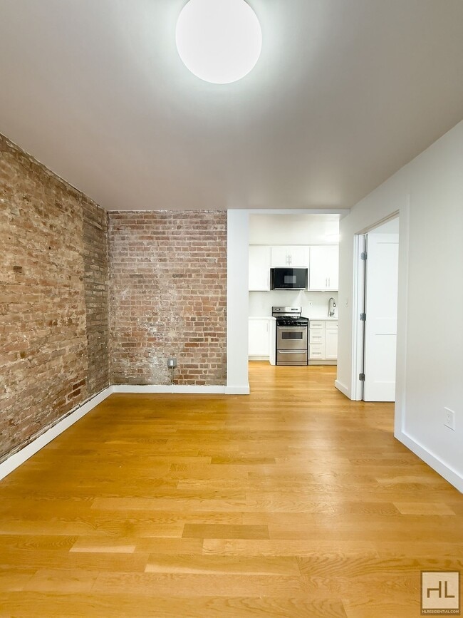 Building Photo - GREENE AVENUE / Spacious 1-Bed 1-Bath / Mi...
