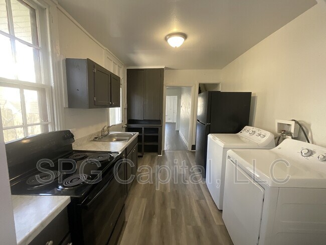 Foto del edificio - 208 Liberty Ct