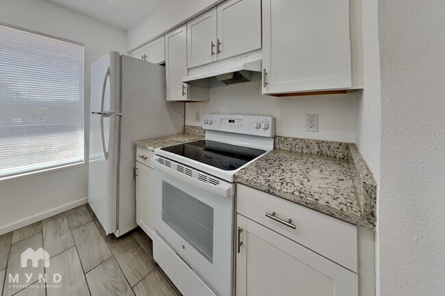 Building Photo - 6657 W Ocotillo Rd