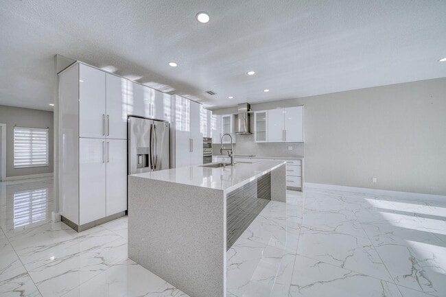 Foto del edificio - 14803 NW 87th Pl