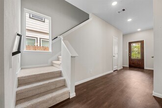 Building Photo - 10783 Sora Dr