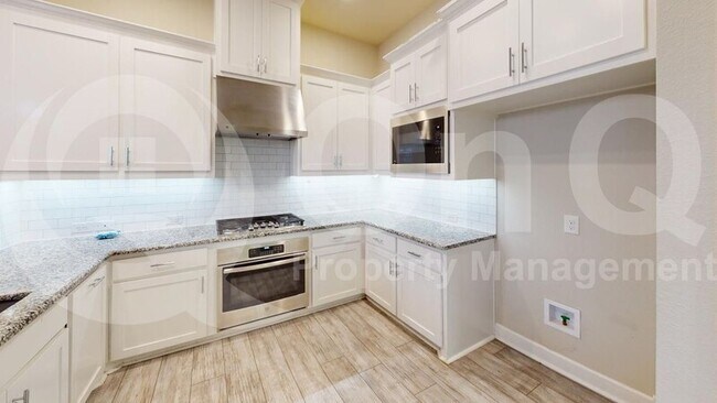 Building Photo - 4404 Blue Holly Blvd