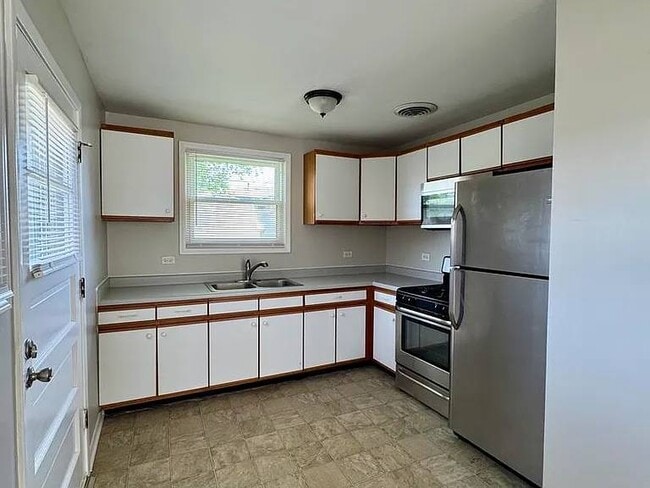 Building Photo - 15429 Church Ln
