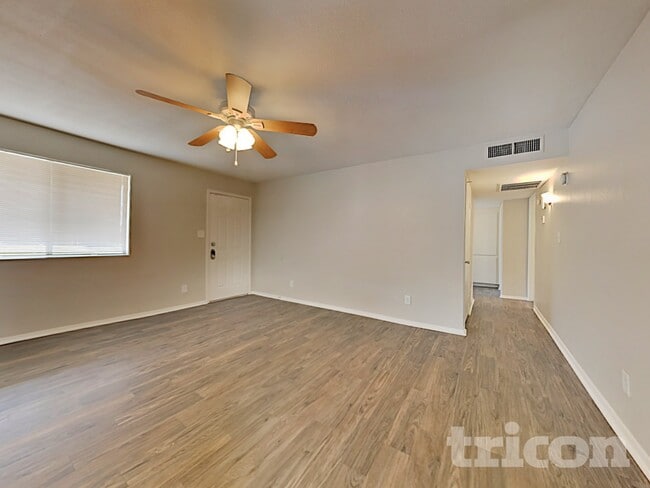 Foto del edificio - 3607 N 87th Ave