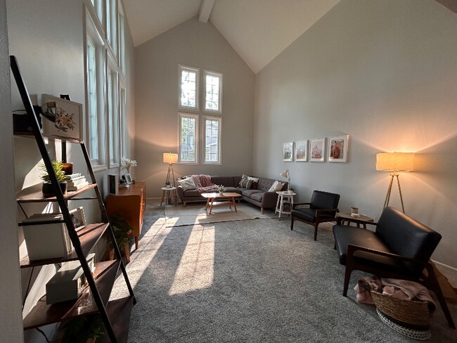 Foto del edificio - 6001 Heywood Cove