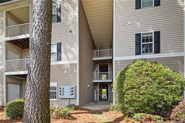 Building Photo - 635-206 Marshtree Ln.