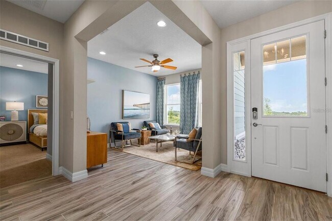 Foto del edificio - 3220 Canna Lily Pl