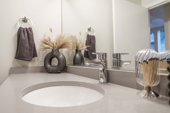 Interior Photo - The Woods on Marquam Hill