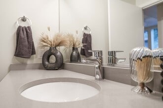 Interior Photo - The Woods on Marquam Hill