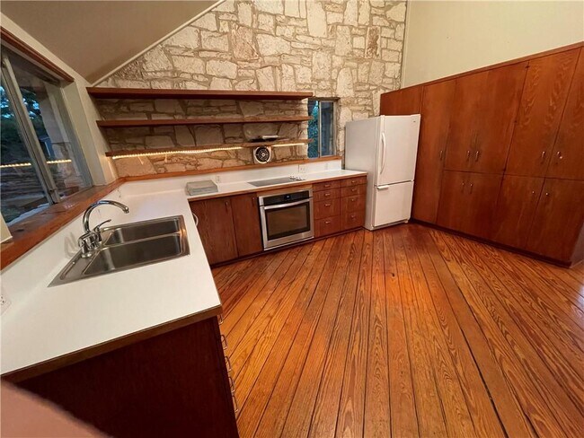 Foto del edificio - 5 Inwood Cir