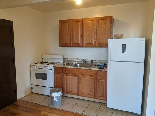 Building Photo - 1167 Willmohr St