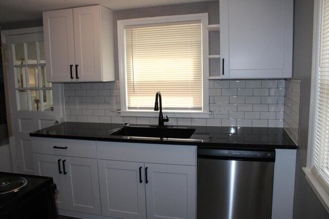 Building Photo - 109 Berry Ave