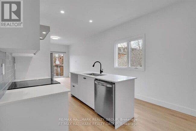 Building Photo - 109 Russell Ave