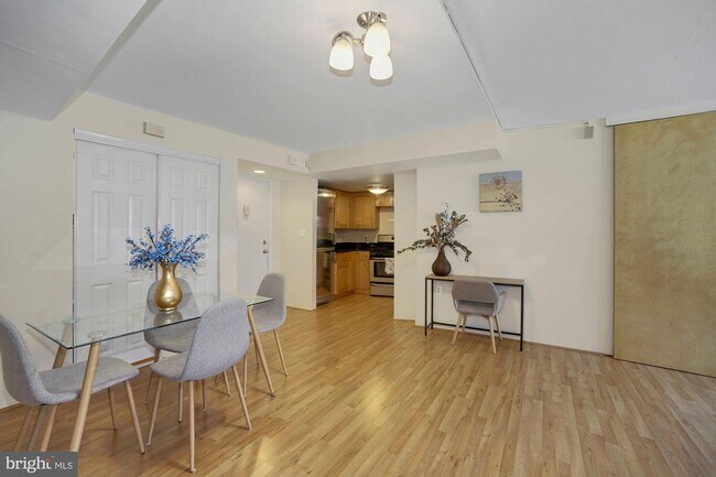 Foto del edificio - 1239 Vermont Ave NW