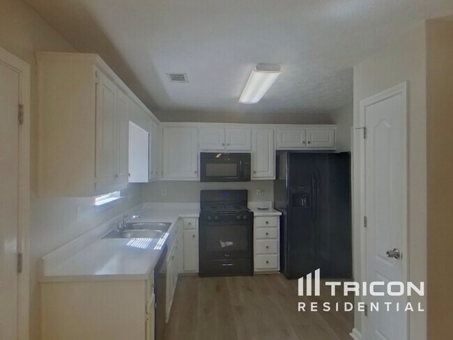 Building Photo - 201 Ranch Ct
