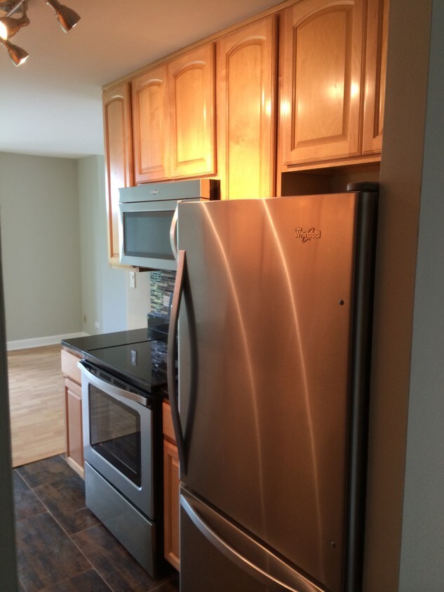 Foto principal - 1833 Four Lakes Ave