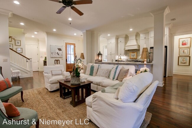 Building Photo - 4 br, 3 bath House - 118 Mulberry Ln.
