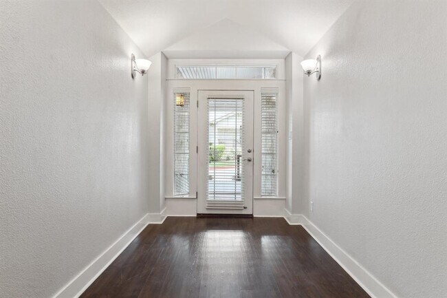 Foto del edificio - 2930 Grand Oaks Loop