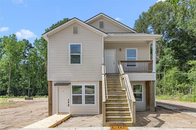 Building Photo - 28096 7 Sisters Rd