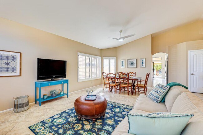 Foto del edificio - 253 E Vaughn Ave