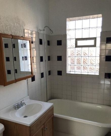 Foto principal - 6317 S Artesian Ave