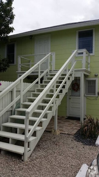 Building Photo - 305 S K St